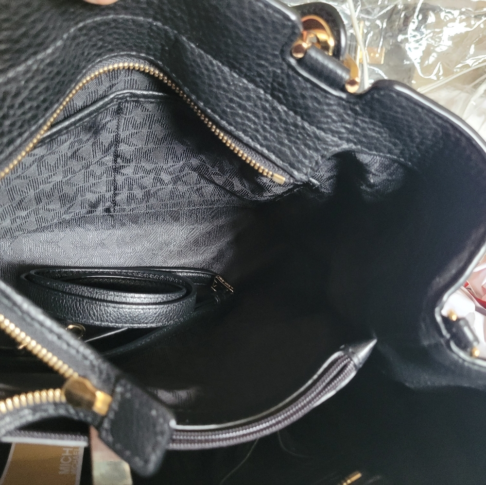 Bags - Picture 7 of 10